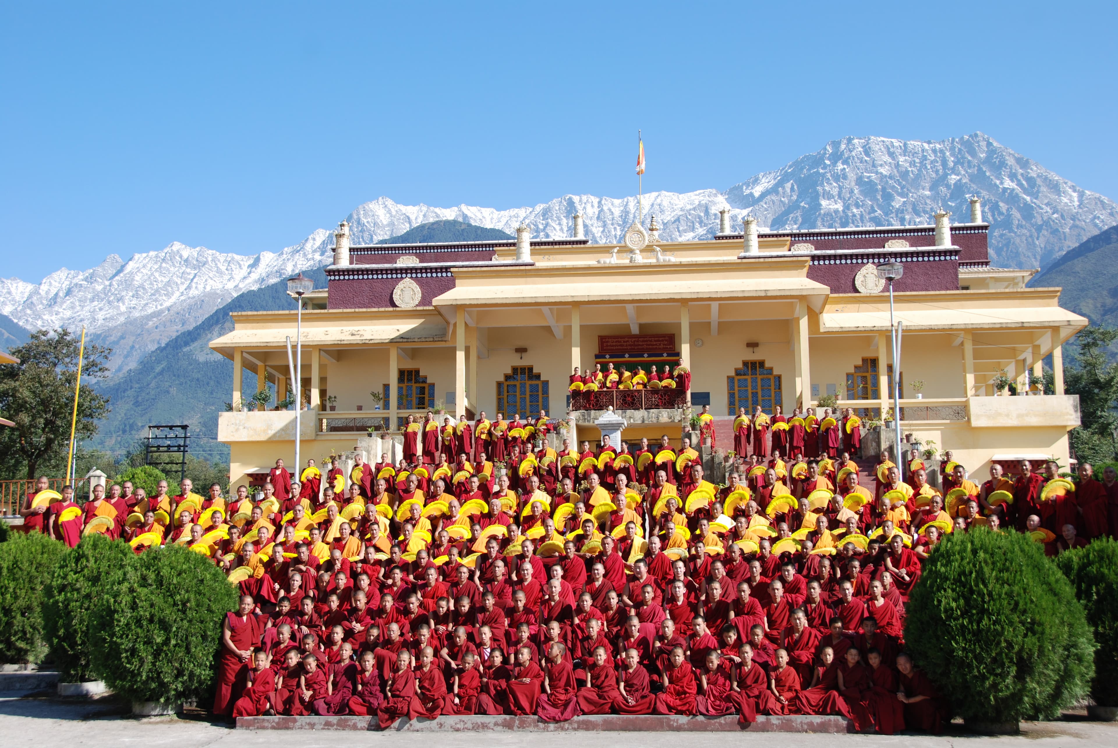 དཔལ་ལྡན་རྒྱུད་སྟོད་གྲྭ་ཚང་།