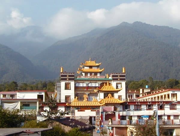 དཔལ་ཡུལ་ཆོས་འཁོར་གླིང་།