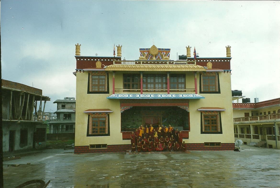 ཤེལ་དཀར་ཆོས་སྡེ་དགའ་ལྡན་ལེགས་བཤད་གླིང་།