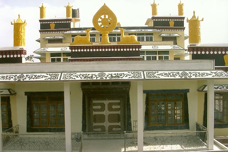 བཙུན་དགོན་བྱང་ཆུབ་ཆོས་གླིང་། (དགེ་ལུགས། མོན་གྷོ།)