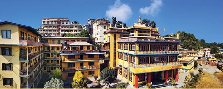 བན་ཆེན་ཕུན་ཚོགས་དར་རྒྱས་གླིང་དགོན། (བཀའ་བརྒྱུད། རྒྱལ་ཕགས།)