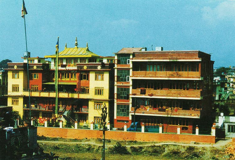 ཁྲ་འགུ་བཀྲ་ཤིས་ཆོས་གླིང་།
