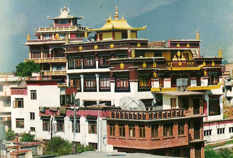 གནས་ནང་ཕུན་ཚོགས་ཆོས་གླིང་དགོན།