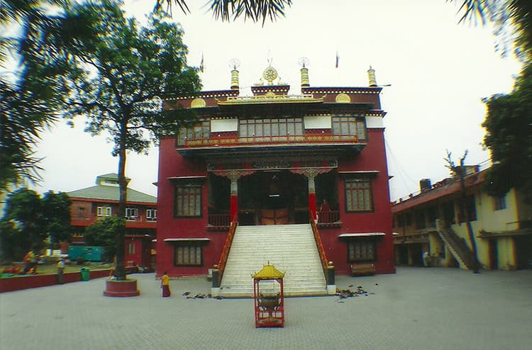 བརྩེ་ཆེན་བསྟན་པའི་དགའ་ཚལ་བཤད་སྒྲུབ་ཆོས་འཁོར་གླིང་། (ས་སྐྱ། རཱཛ་པུར།)