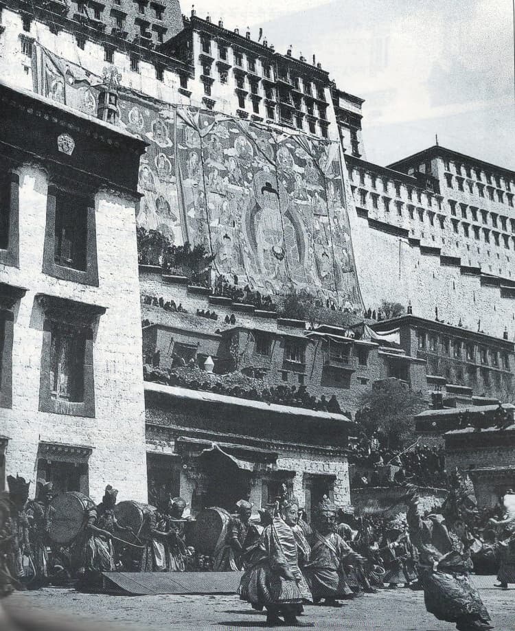 ཚོགས་མཆོད་ཆེན་མོ།